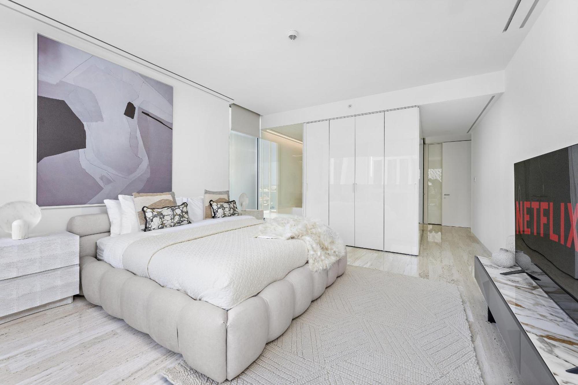 Vayk - Ultra Luxury Muraba Residences On The Palm *