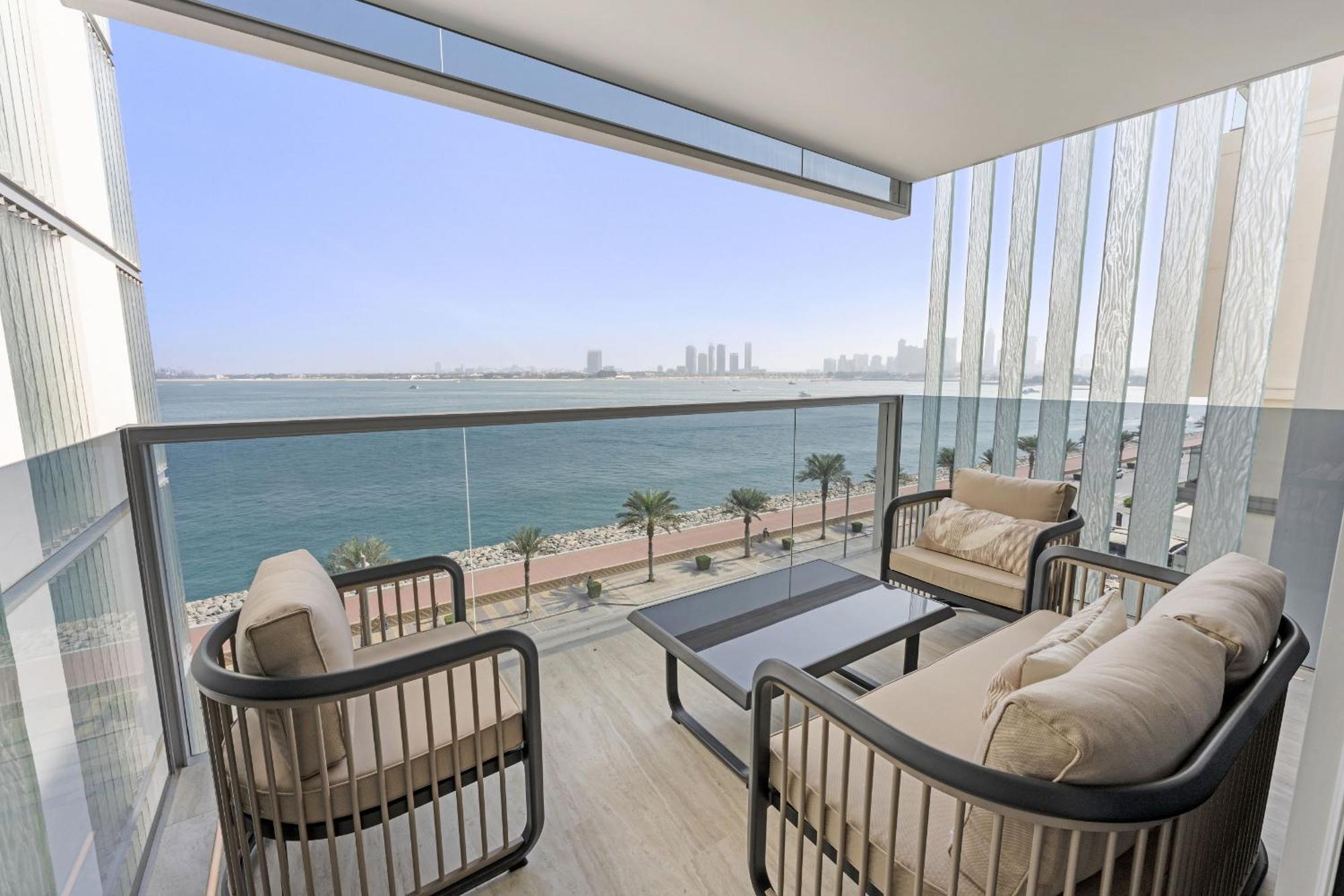 Vayk - Ultra Luxury Muraba Residences On The Palm *
