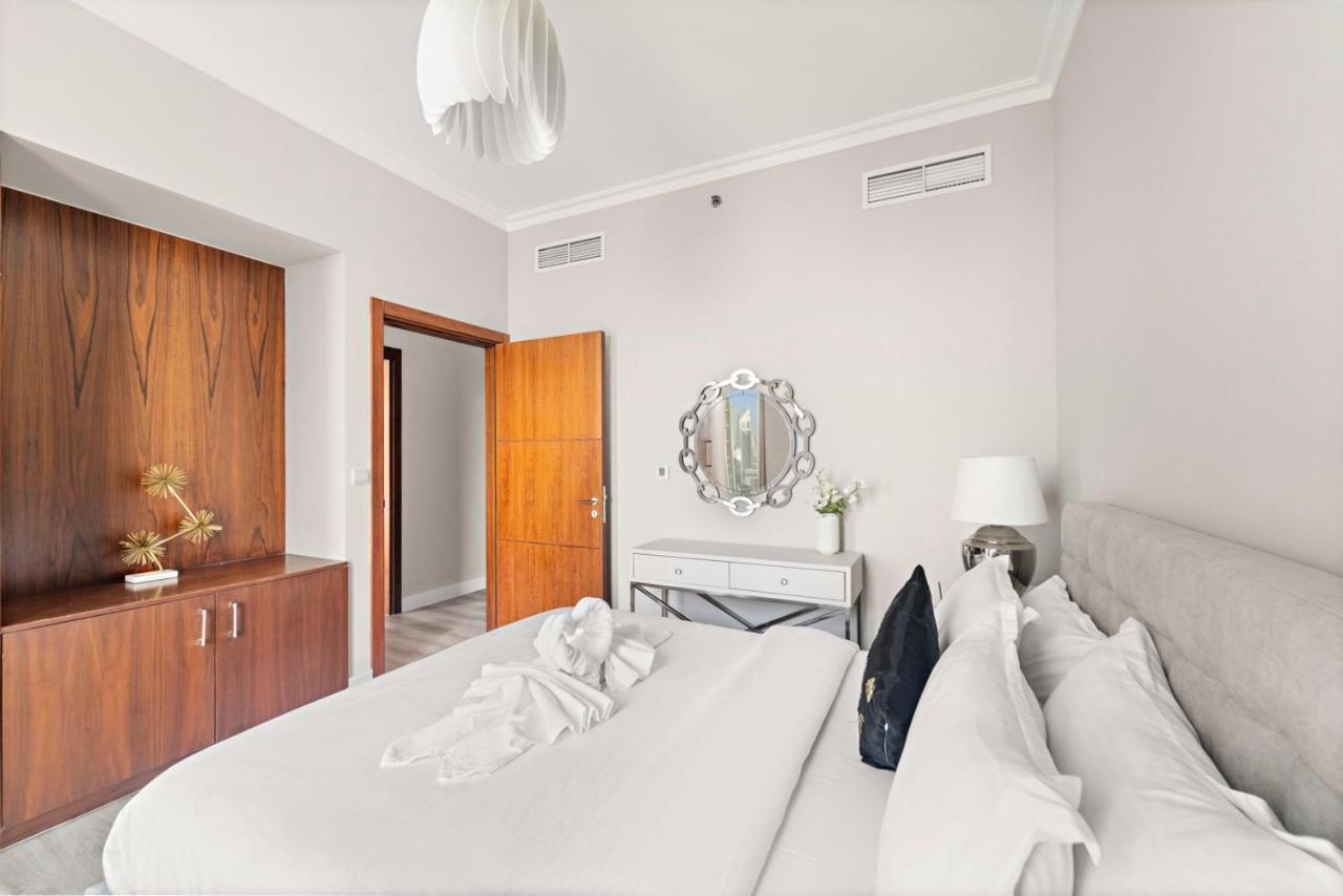 First Class 3br With Full Burj Khalifa And Fountain View Dubai