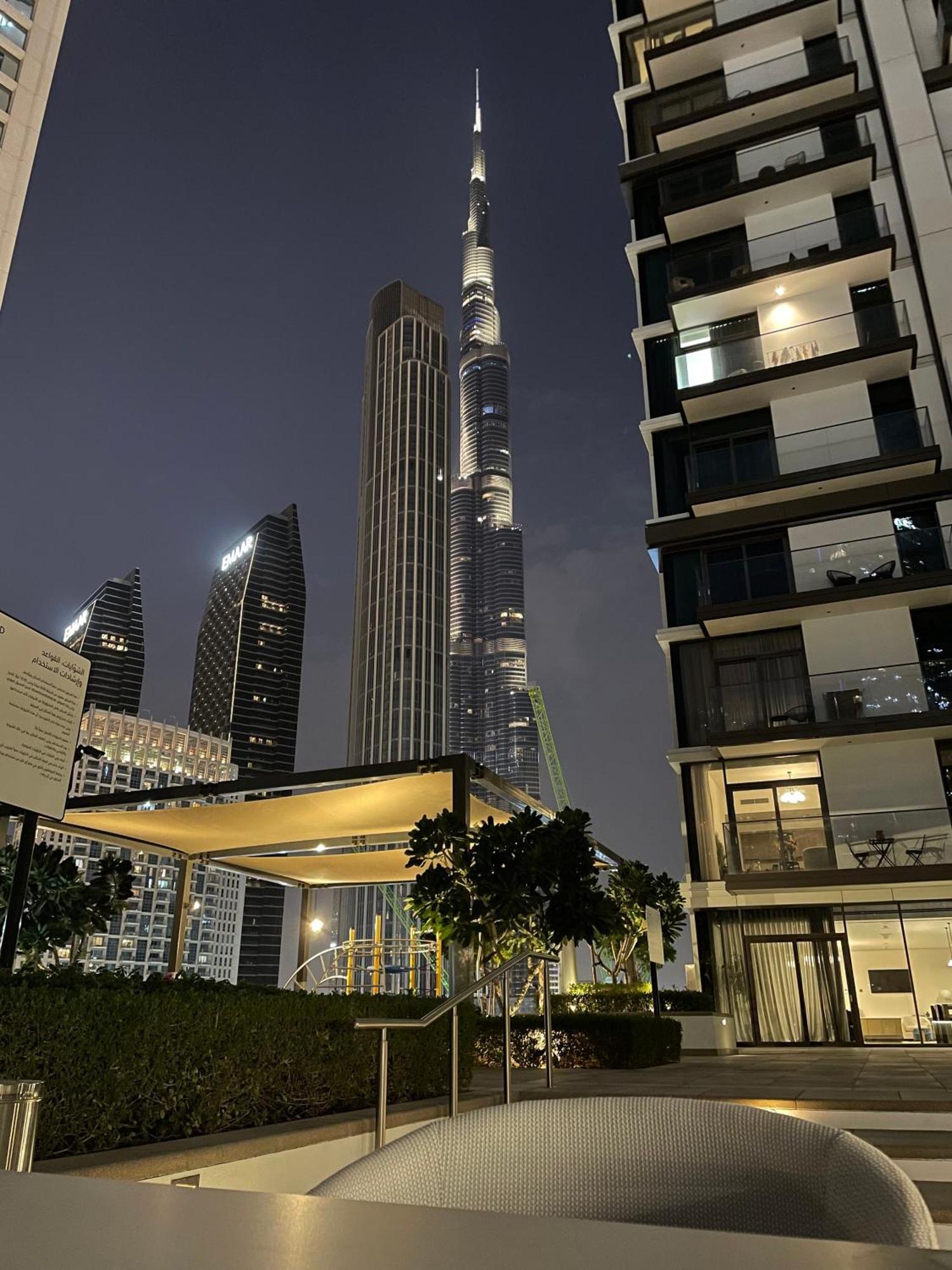 Iconic Burj View - Burj Crown - 5 Min Walk To Mall Apartment *