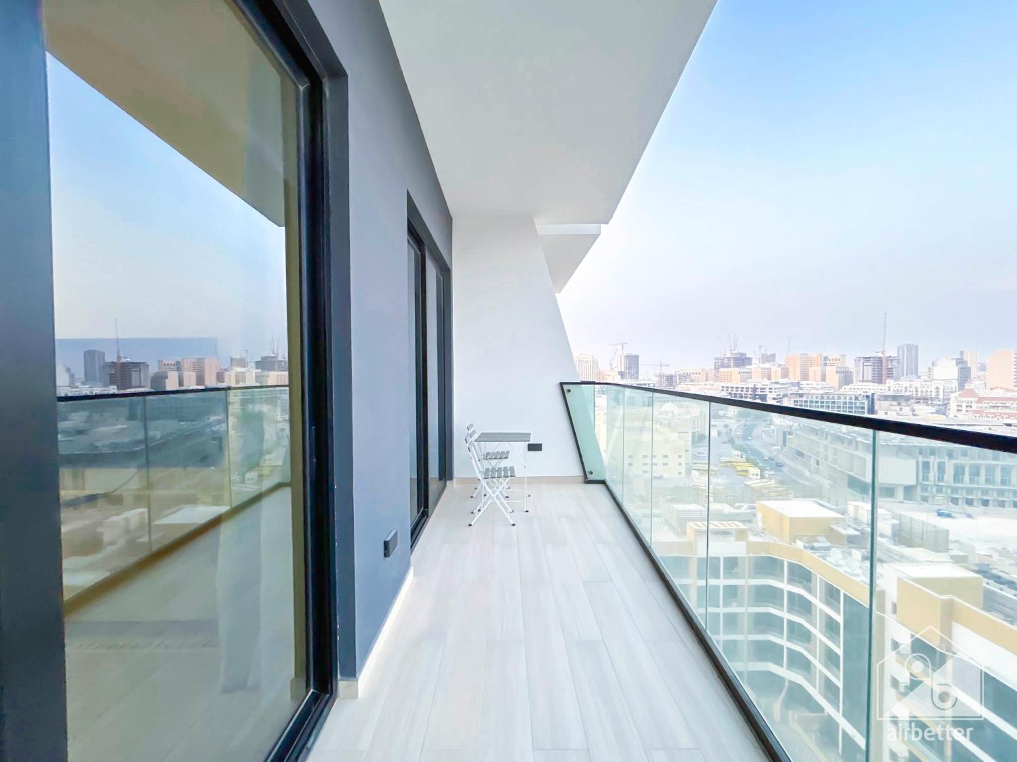 Chic 1-br & Balcony In Binghatti Heights
