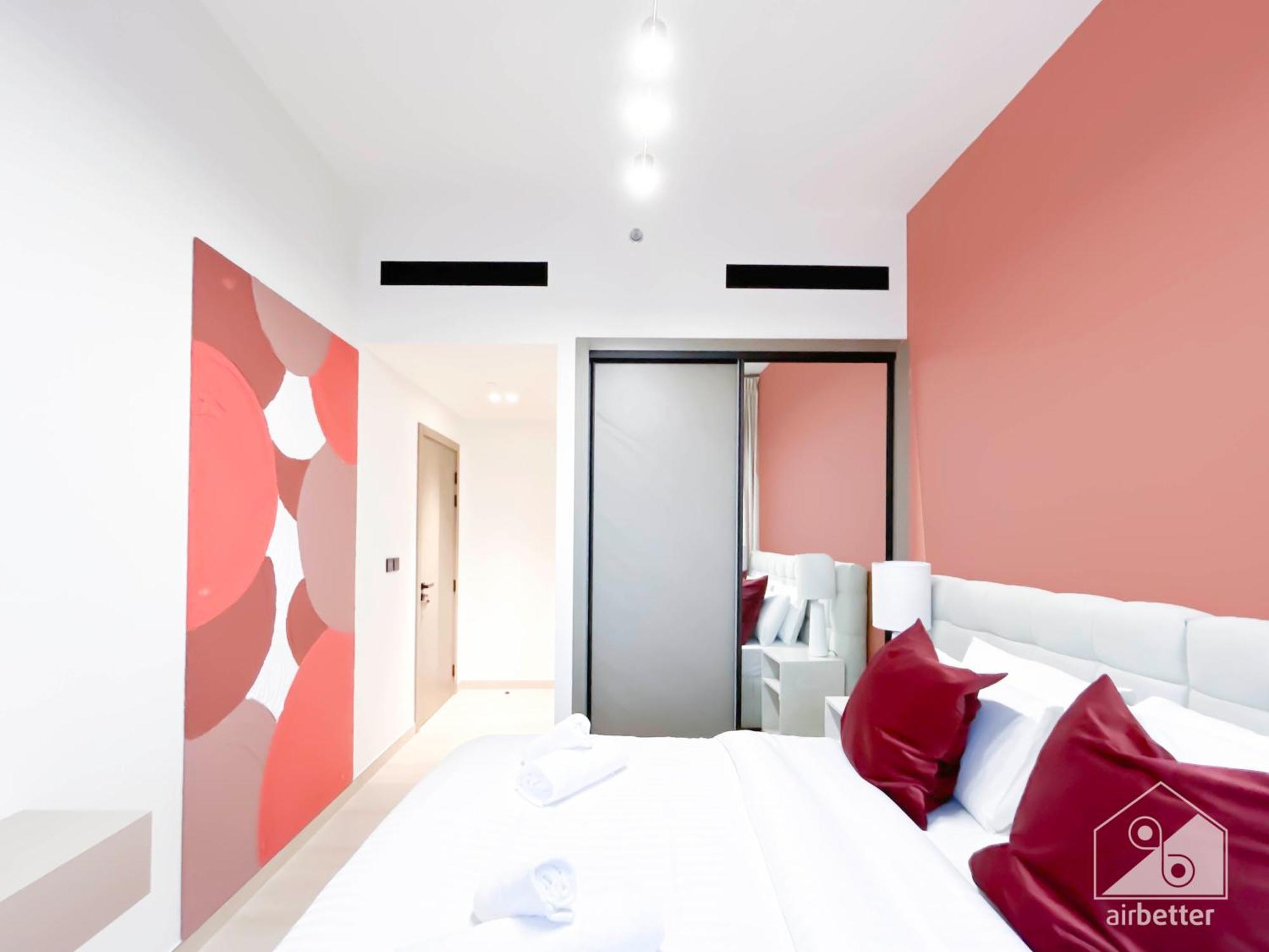 Chic 1-br & Balcony In Binghatti Heights Dubai