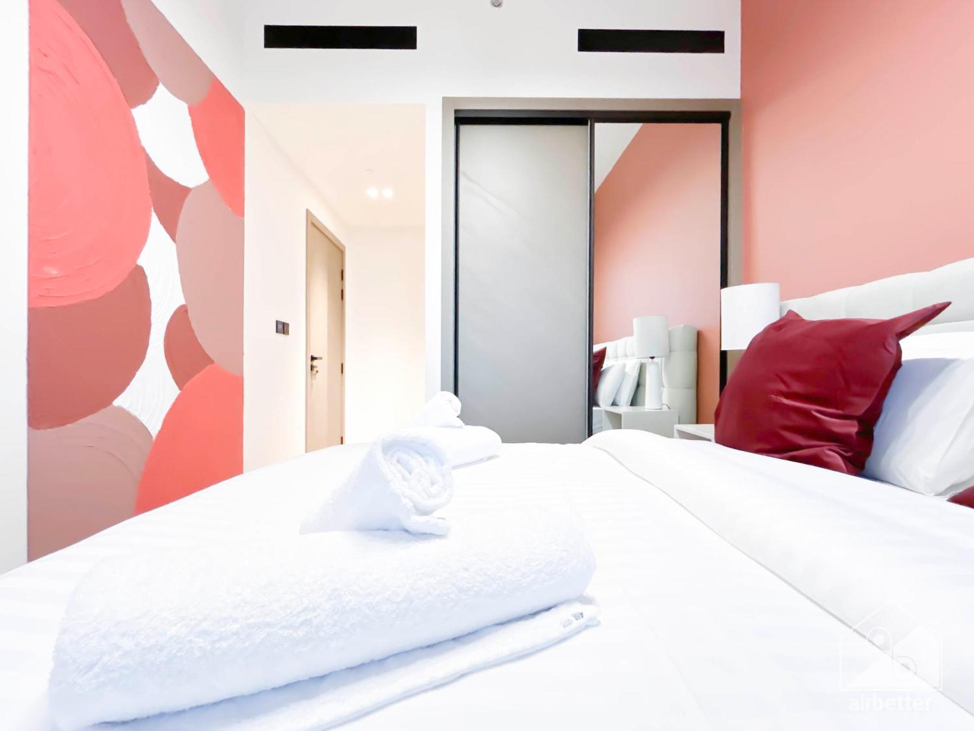 Apartment Chic 1-br & Balcony In Binghatti Heights Dubai