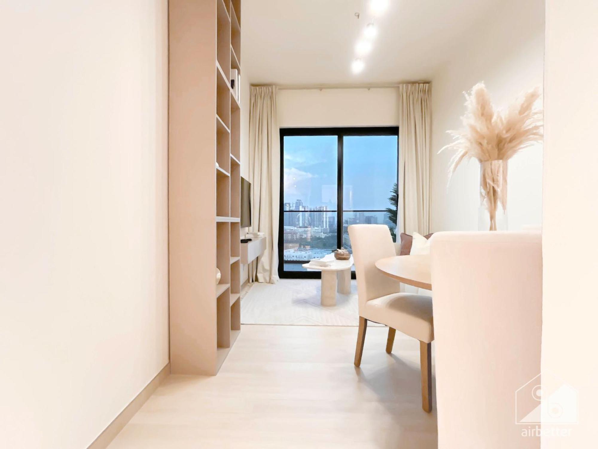 Chic 1-br & Balcony In Binghatti Heights Dubai