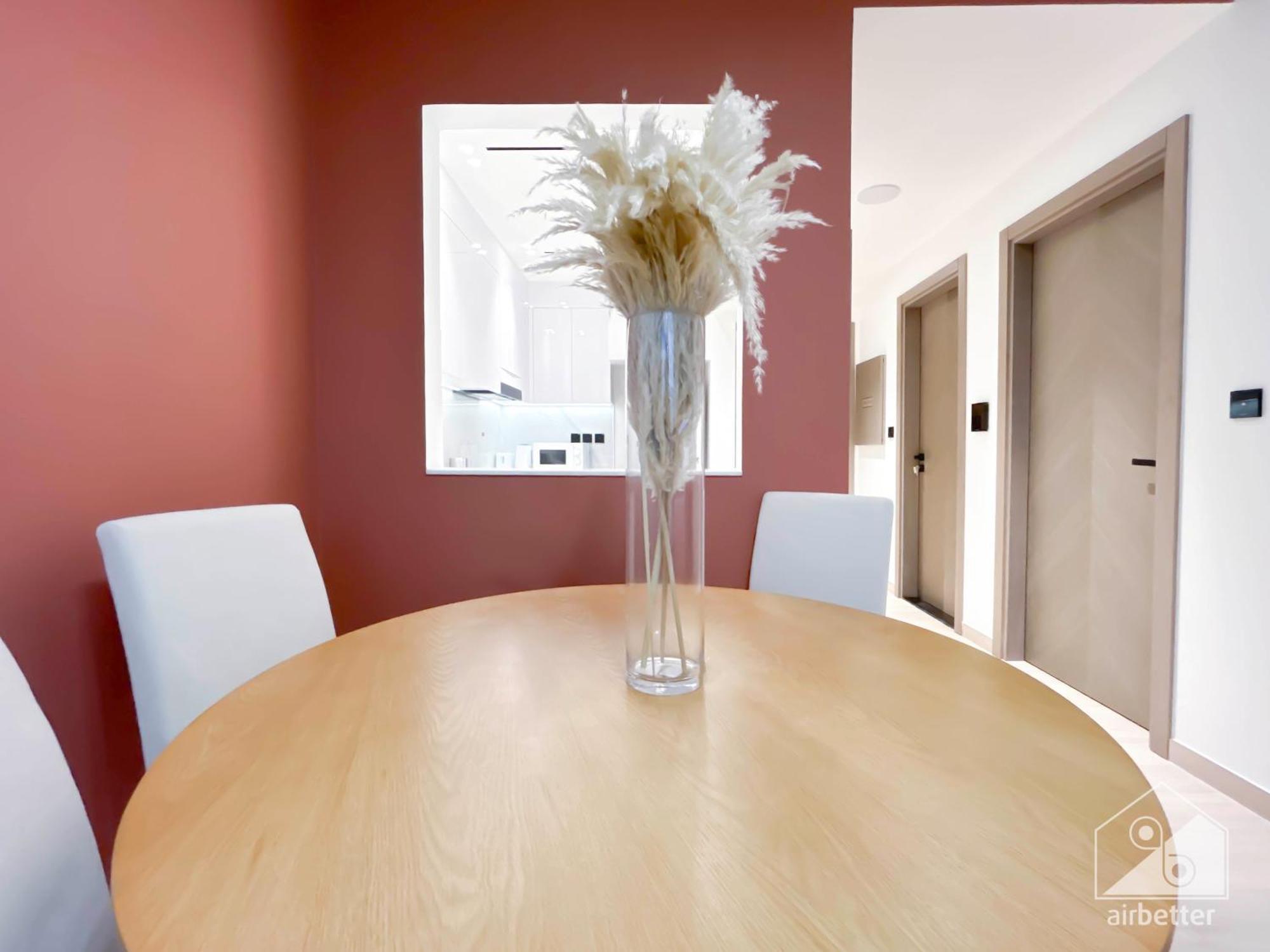 Chic 1-br & Balcony In Binghatti Heights Apartment