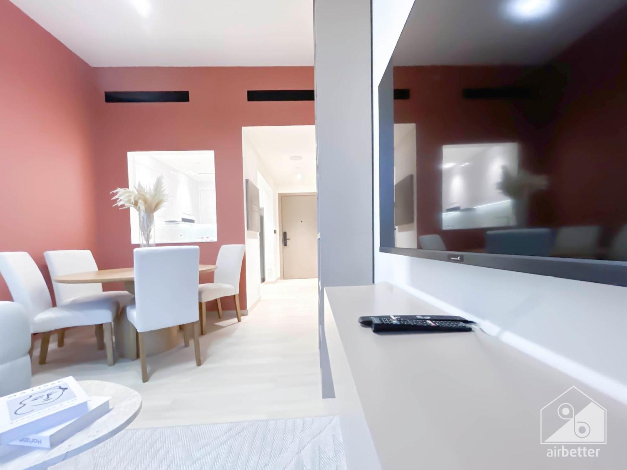 Chic 1-br & Balcony In Binghatti Heights *