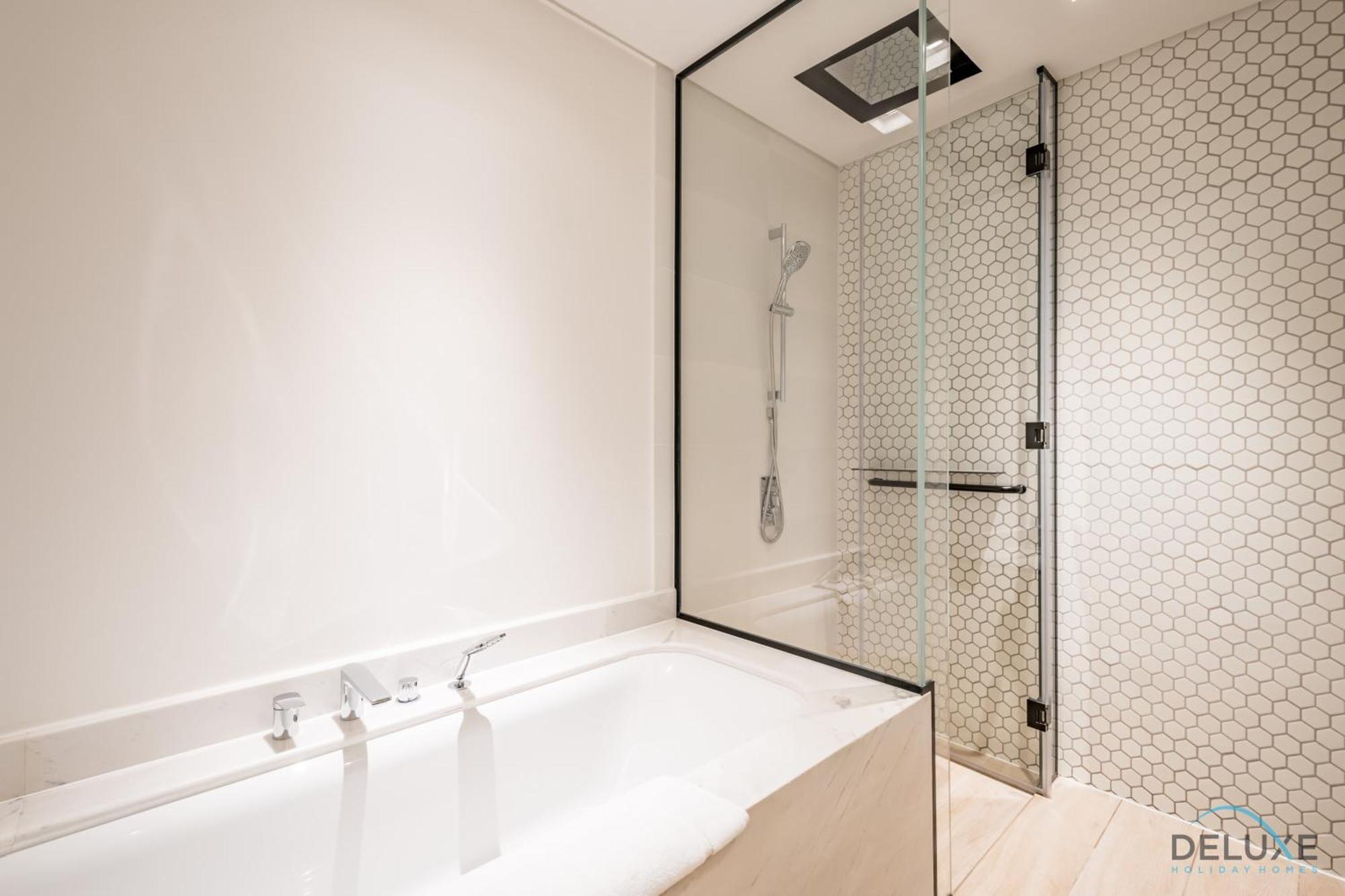 Apartment Exquisite 3br With Assistant At Palace Residences Creek Harbour By Deluxe Homes *