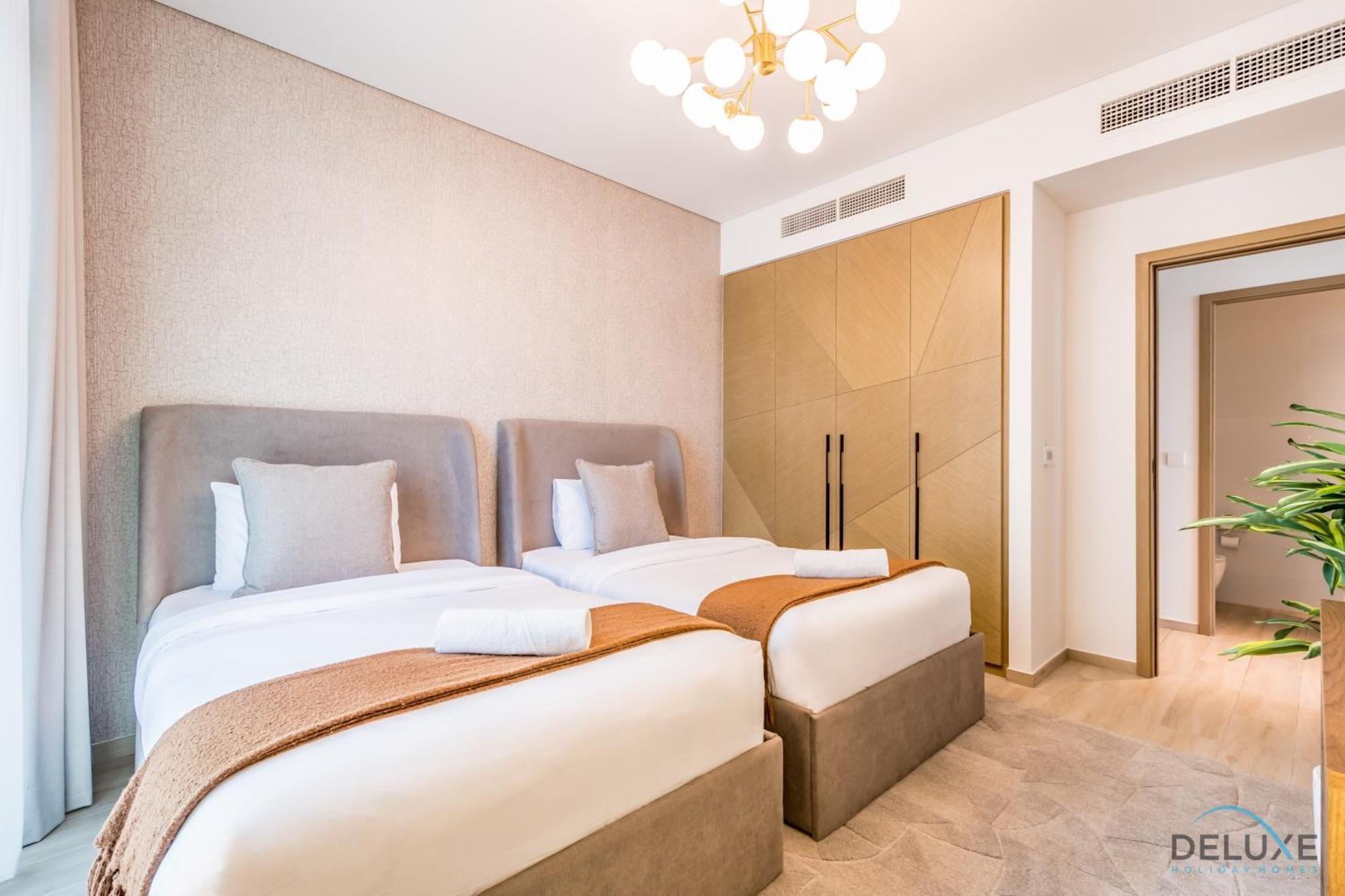 Exquisite 3br With Assistant At Palace Residences Creek Harbour By Deluxe Homes Apartment Dubai