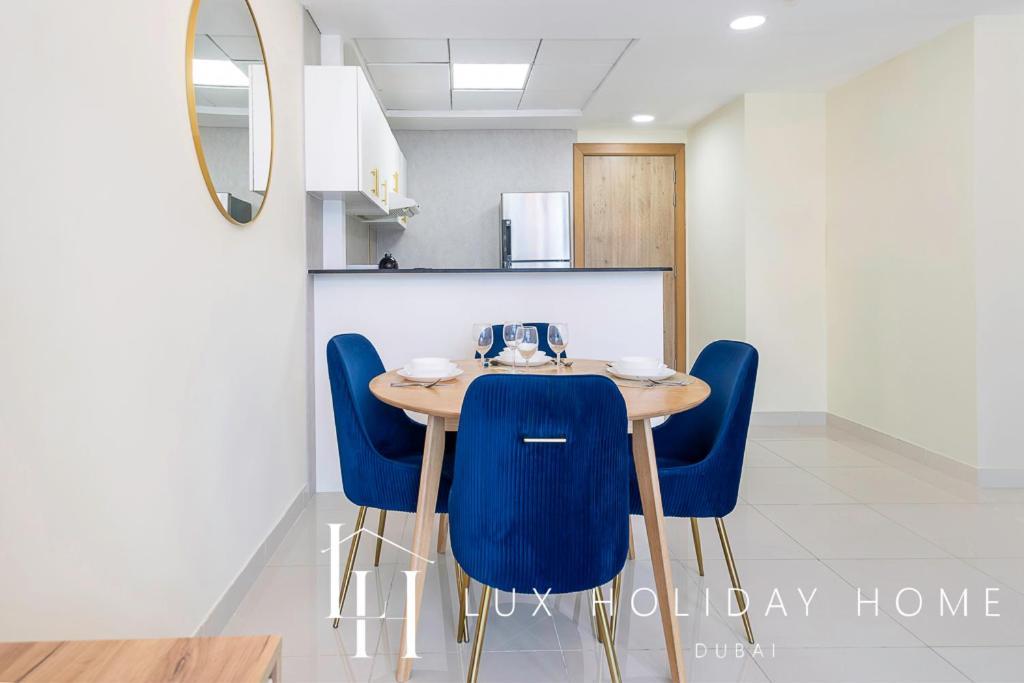 Lux Marina View Prime Location Near * Dubai