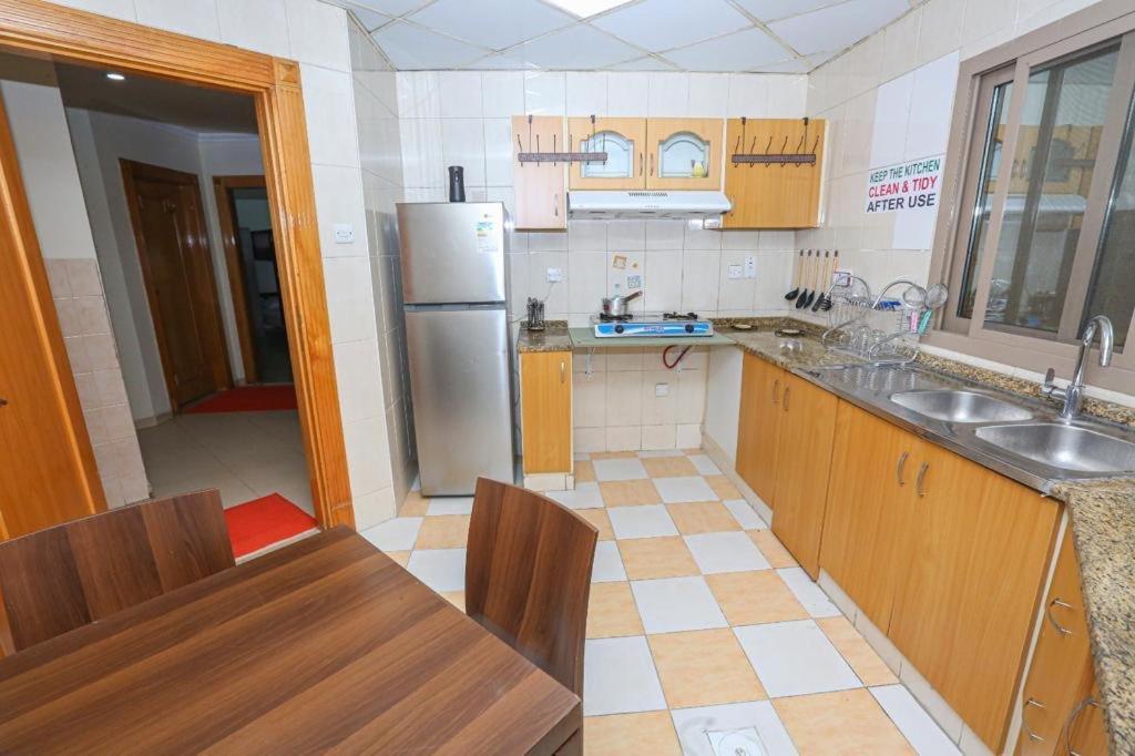 Apartment Sarjak's Mankhool