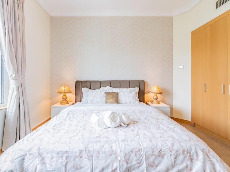 Palm Jumeriah - 4 Bedroom - Beachfront Living