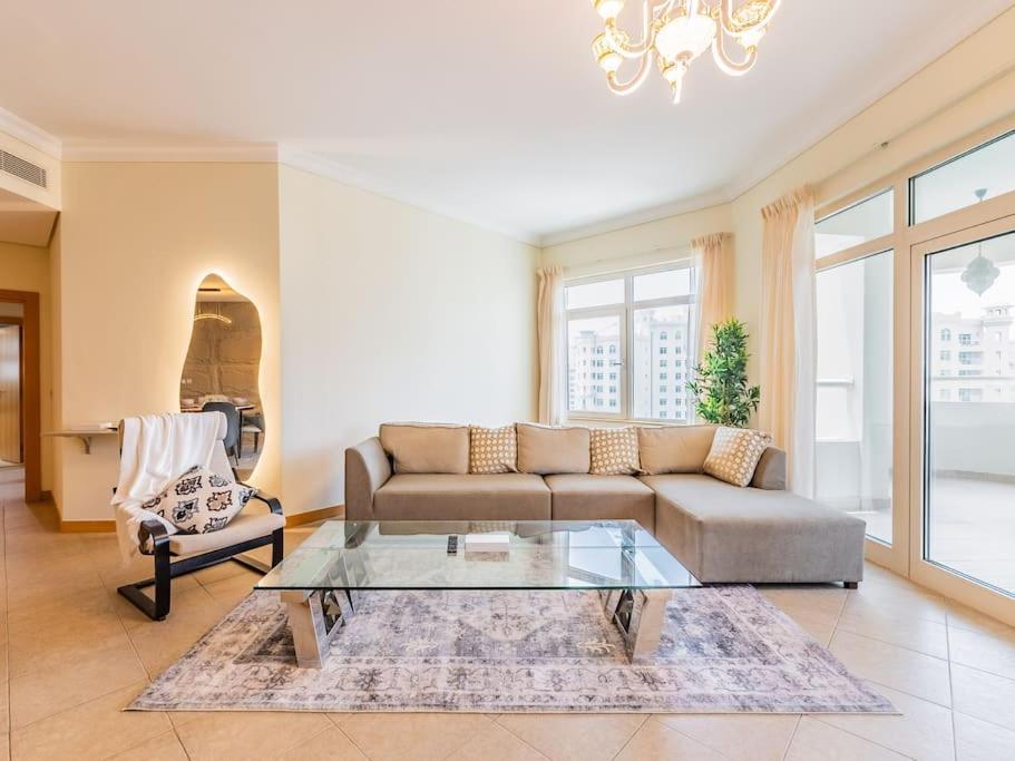 Palm Jumeriah - 4 Bedroom - Beachfront Living
