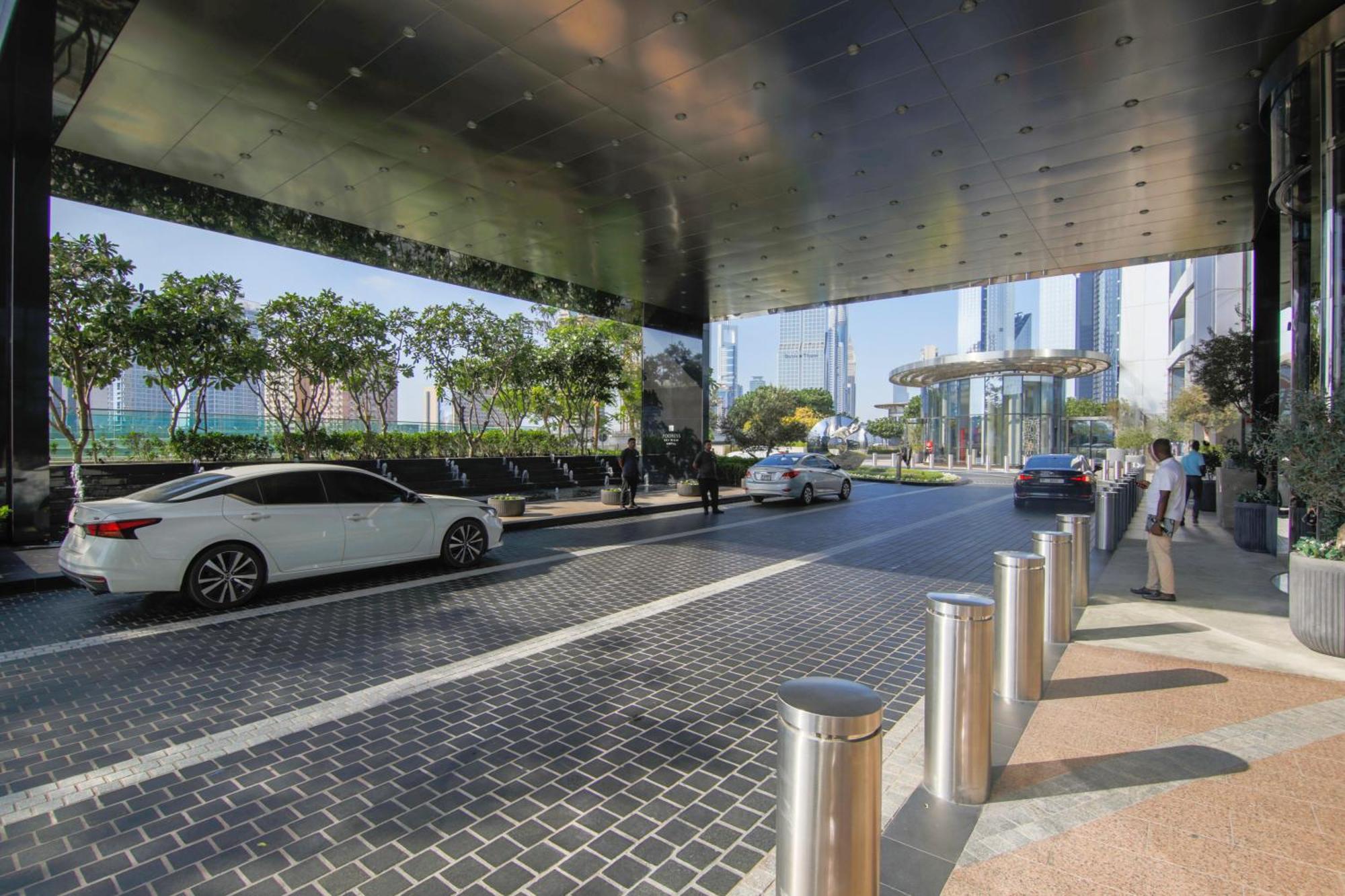 Easemytrip - Spacious Urban Oasis In Address Skyview Tower 2 * Dubai