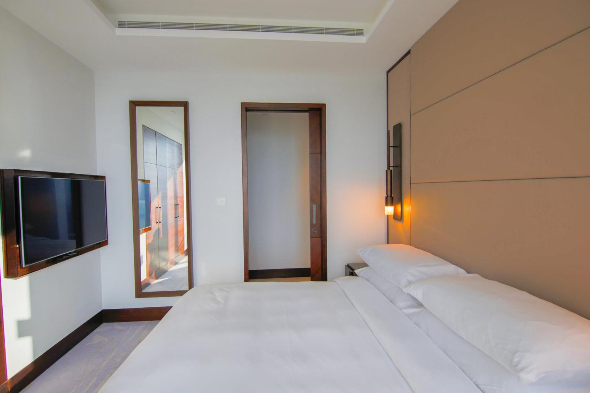 Apartment Easemytrip - Spacious Urban Oasis In Address Skyview Tower 2 *