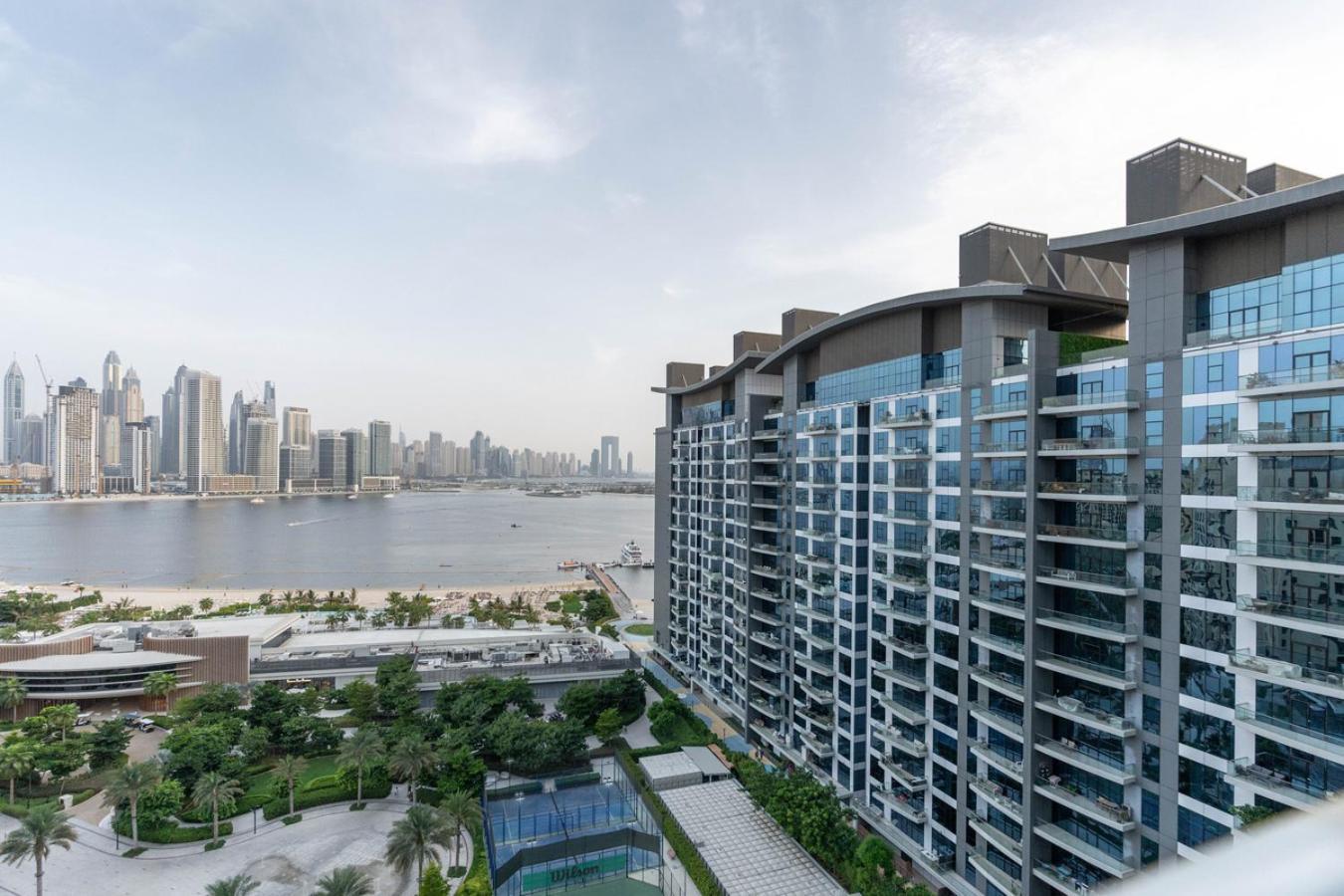 Amazing Sea Views With Direct West Access Apartment