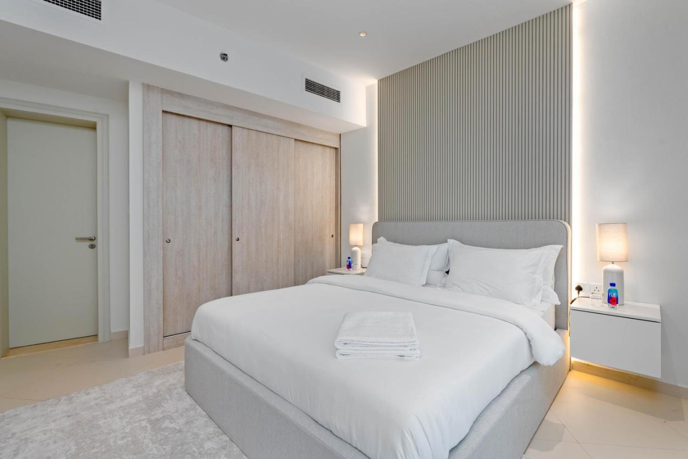 Apartment Amazing Sea Views With Direct West Access