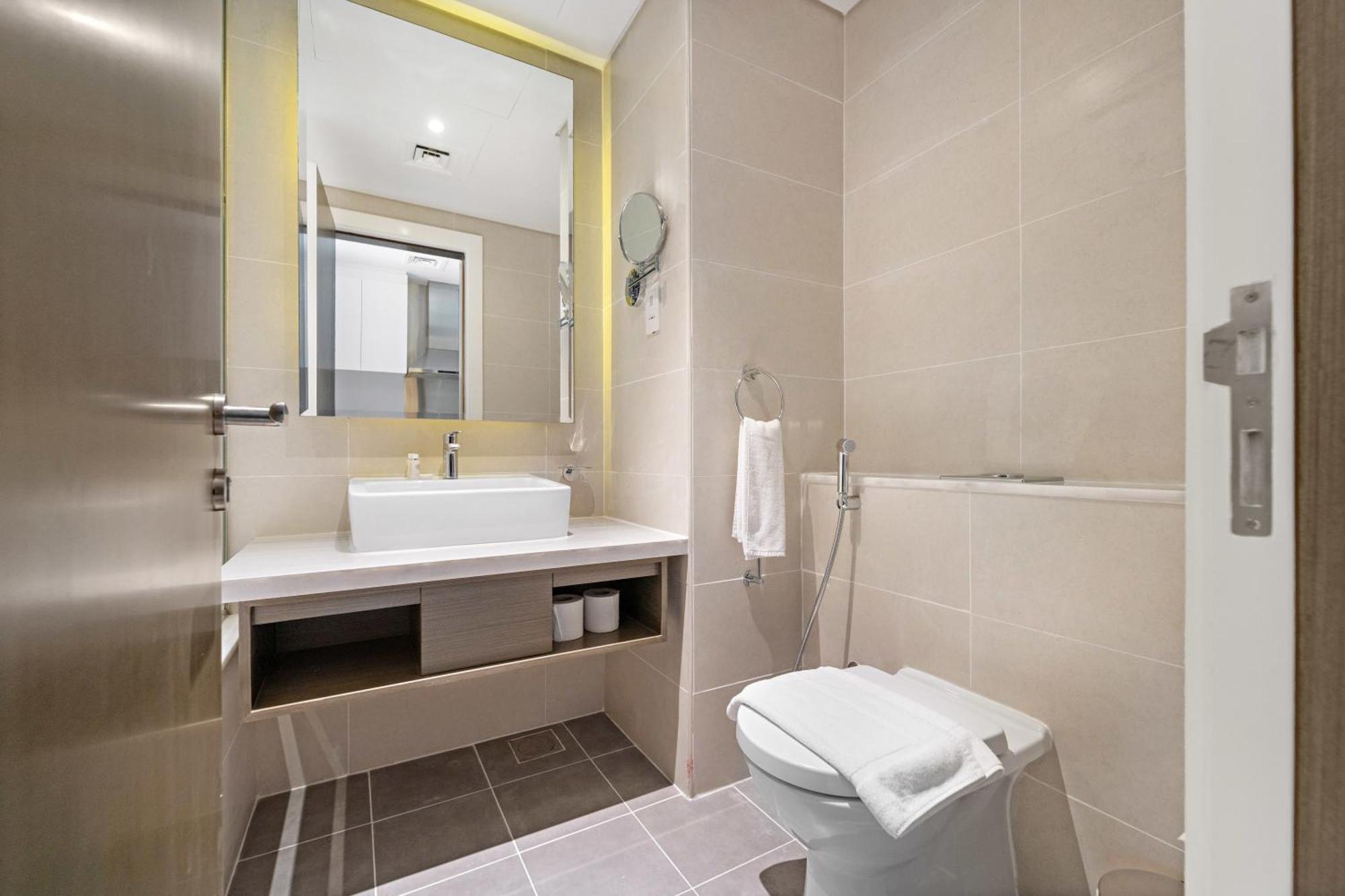 Silkhaus Luxurious Damac Prive Tower