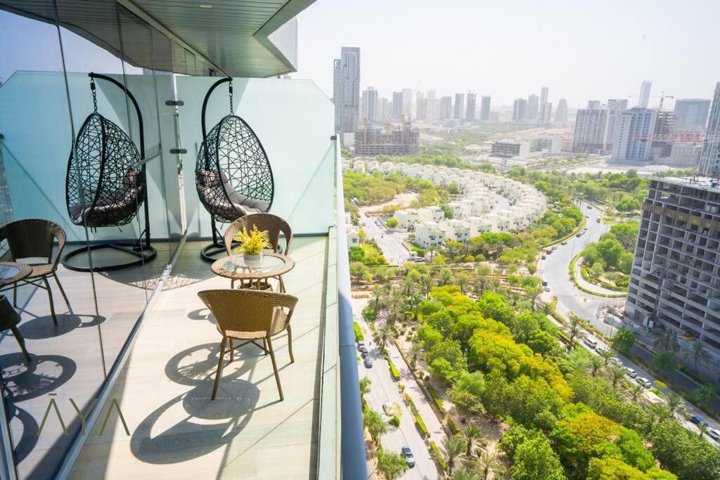 Elegant 1br Retreat With Rooftop Pool In Jvc Dubai