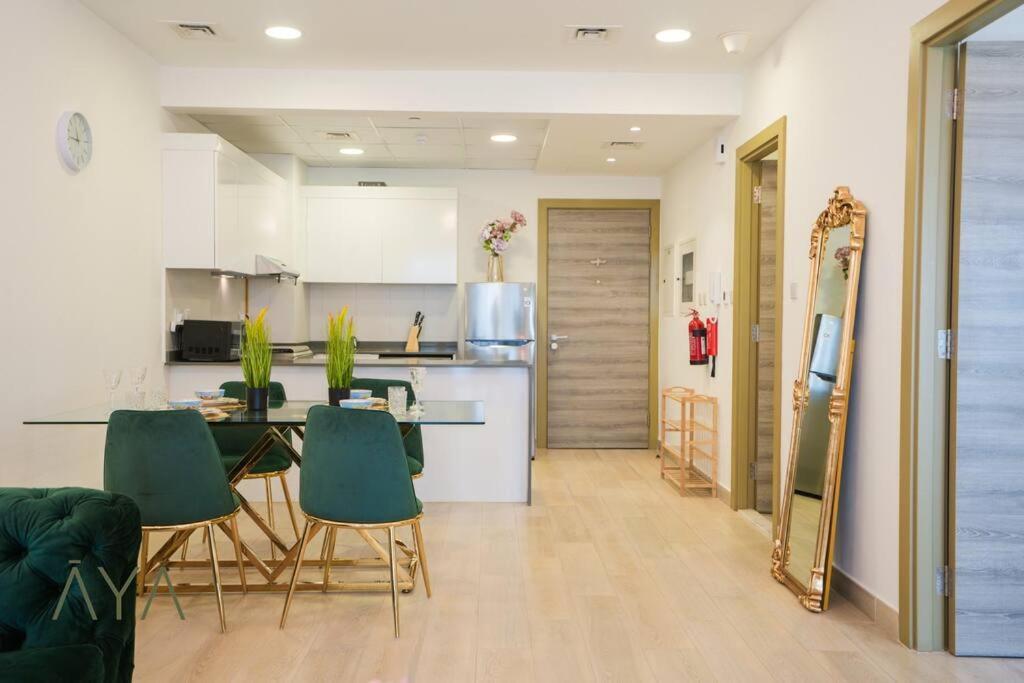 Elegant 1br Retreat With Rooftop Pool In Jvc