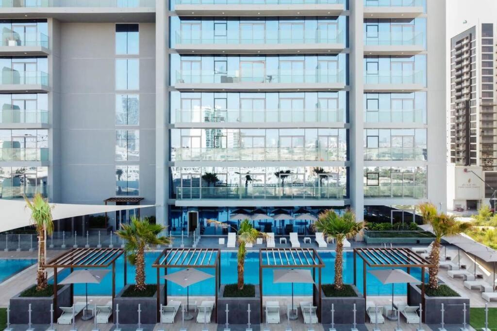 Apartment Elegant 1br Retreat With Rooftop Pool In Jvc Dubai