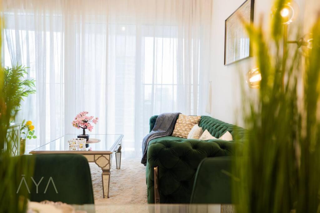 Elegant 1br Retreat With Rooftop Pool In Jvc Apartment