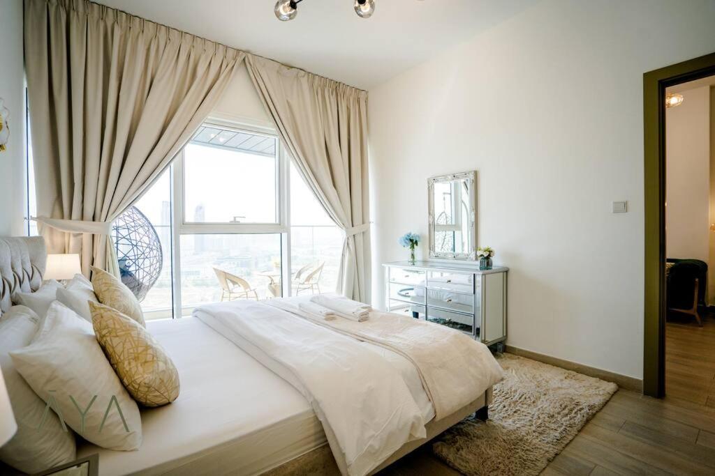 Elegant 1br Retreat With Rooftop Pool In Jvc Apartment