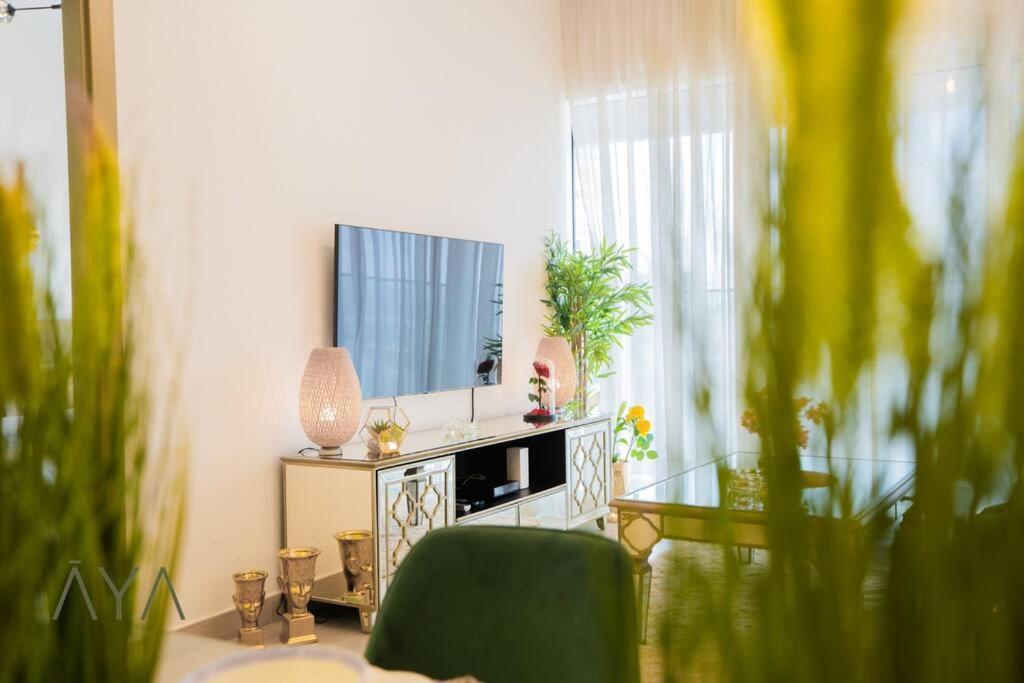 Apartment Elegant 1br Retreat With Rooftop Pool In Jvc Dubai