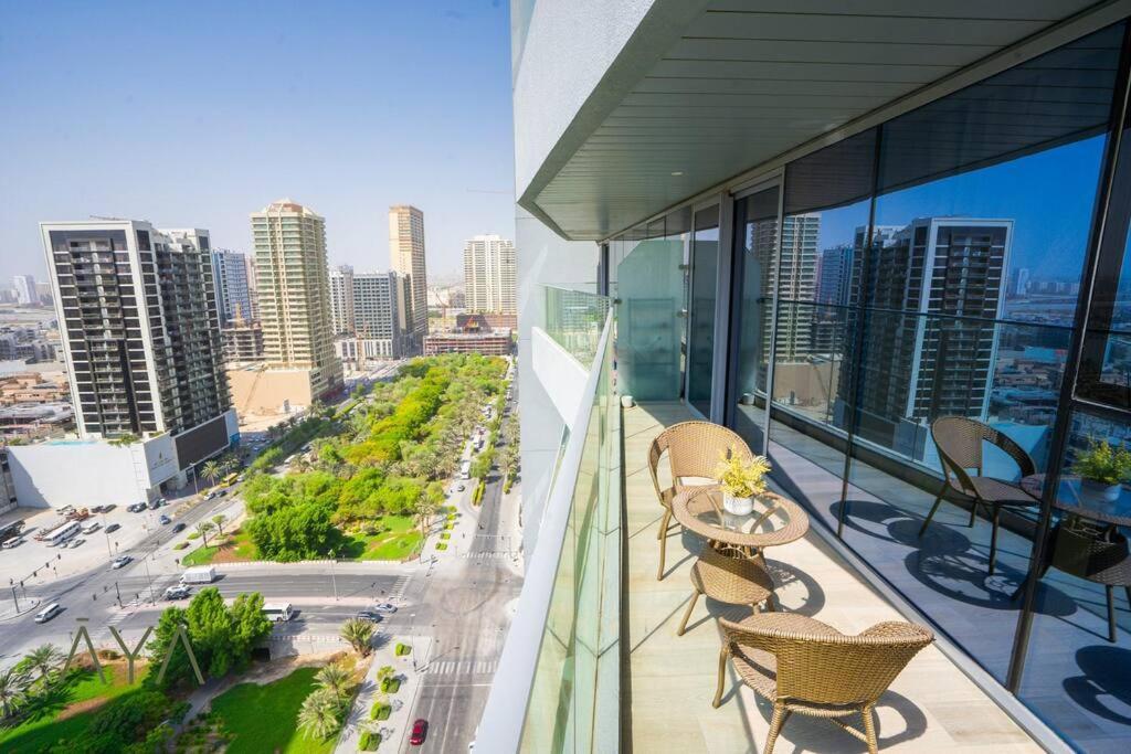 Elegant 1br Retreat With Rooftop Pool In Jvc Apartment Dubai