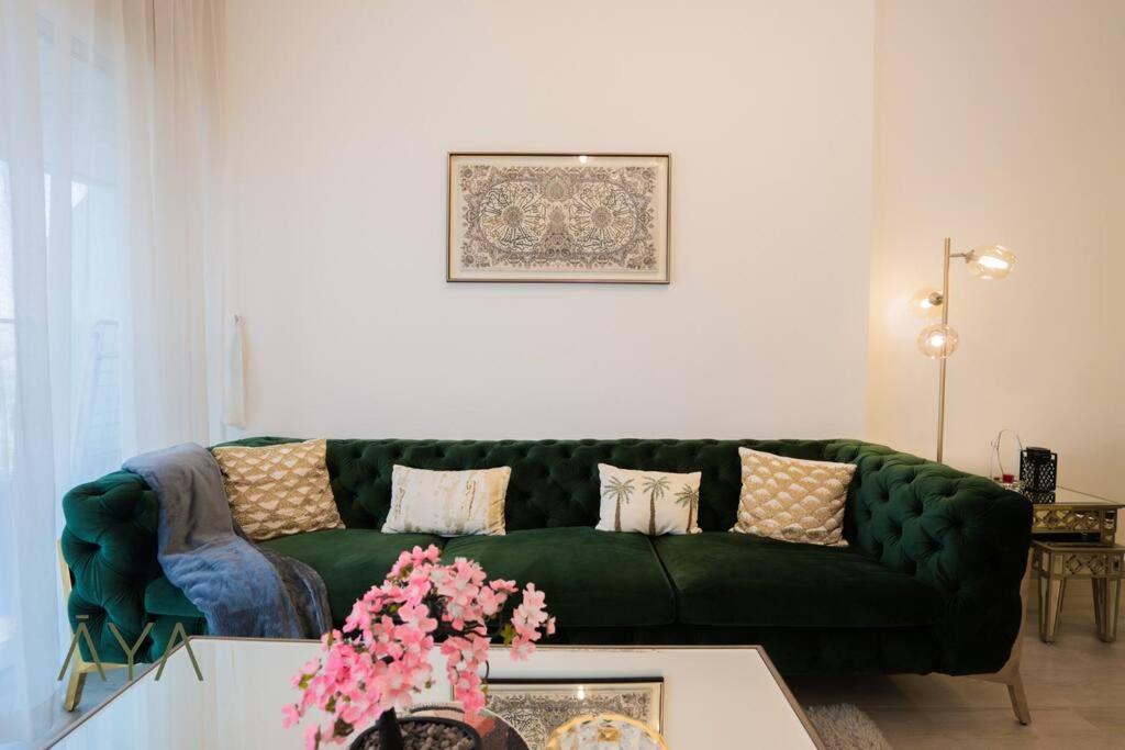 Apartment Elegant 1br Retreat With Rooftop Pool In Jvc Dubai