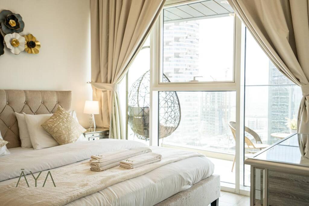 Elegant 1br Retreat With Rooftop Pool In Jvc Dubai