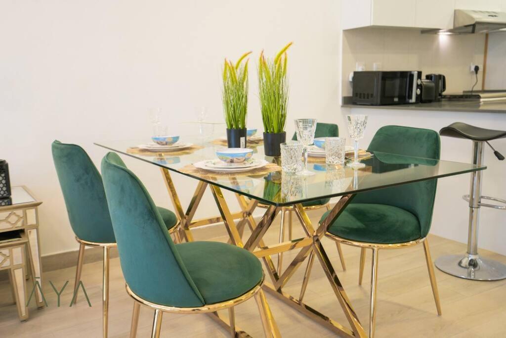 Elegant 1br Retreat With Rooftop Pool In Jvc Apartment