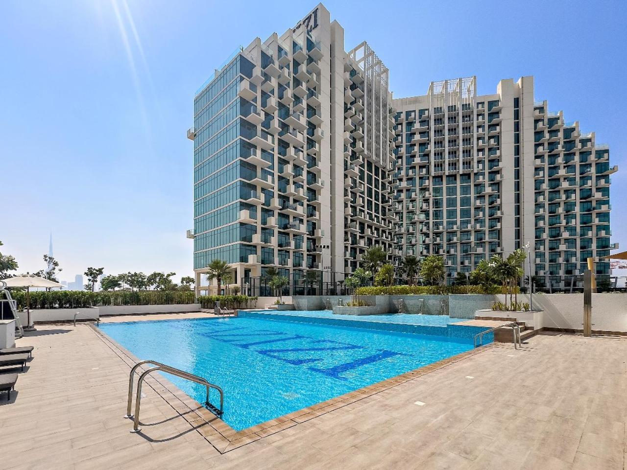 Apartment Stunning W Pool & Gym