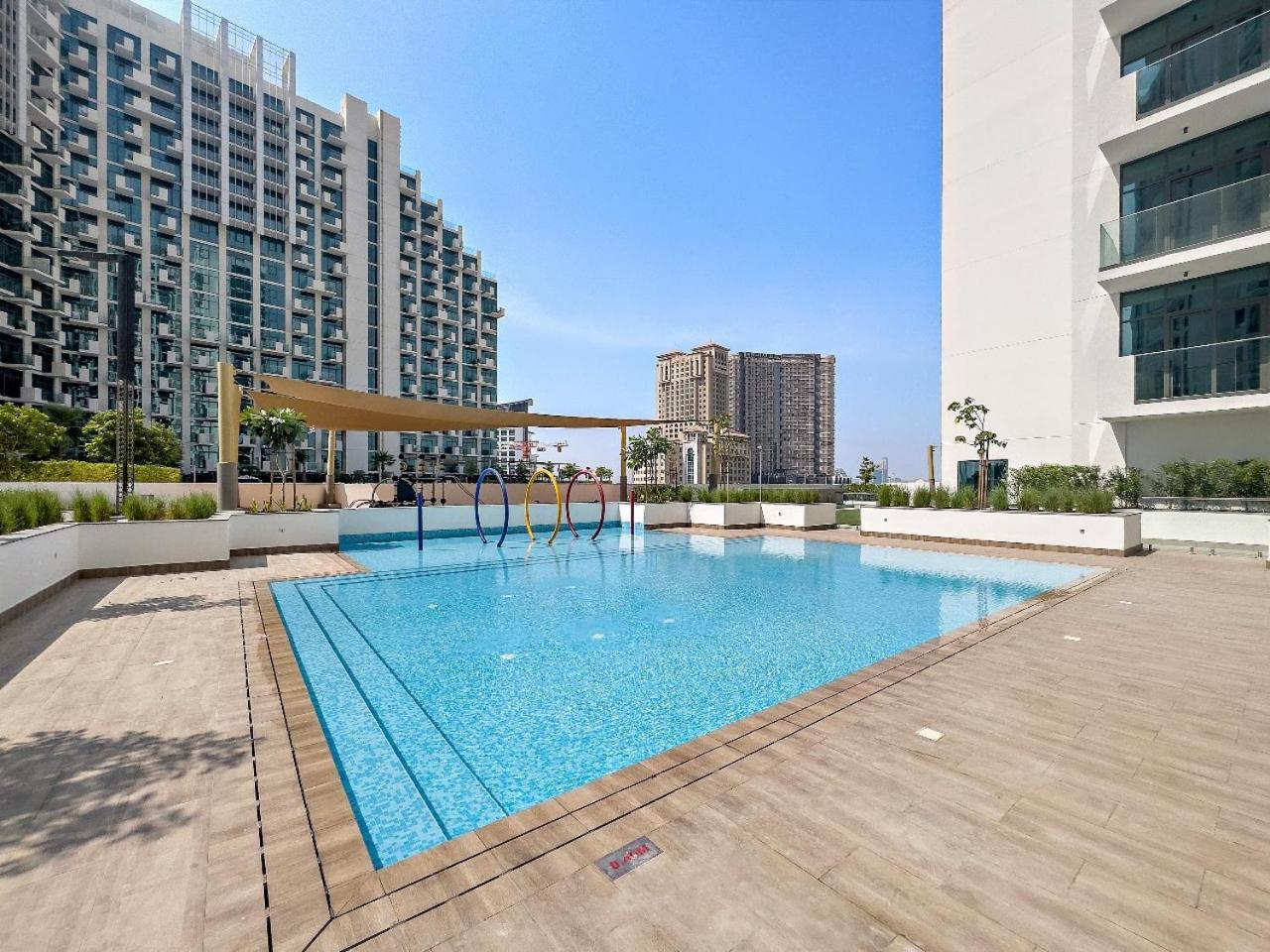Apartment Stunning W Pool & Gym *