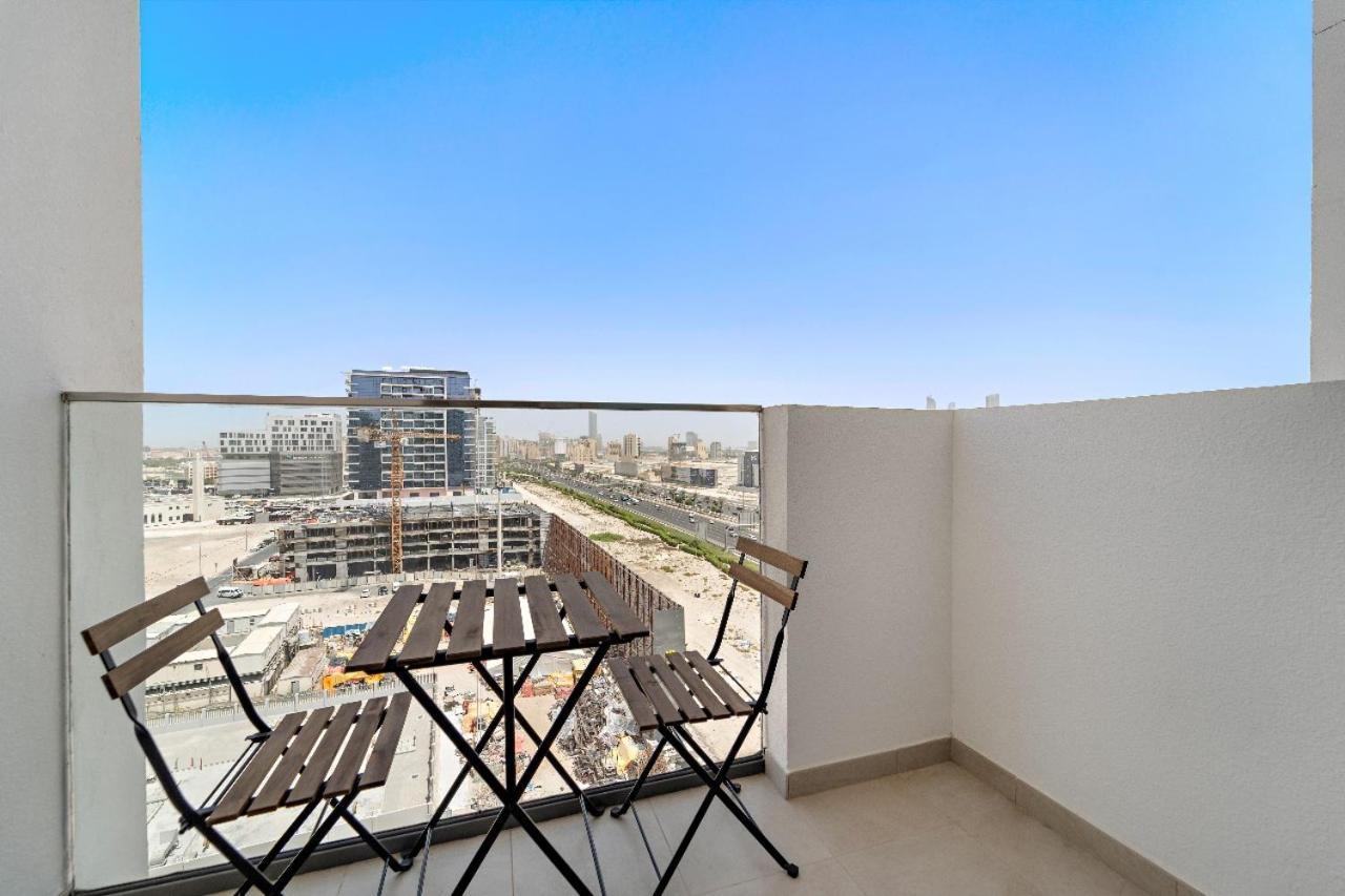 Stunning W Pool & Gym Apartment *