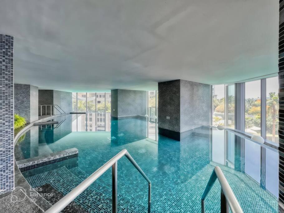 Luxury 1-br Waterfront Living Holiday home Dubai