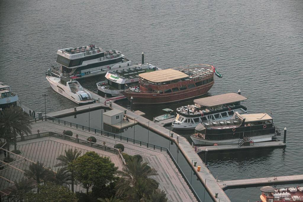 Luxury 1-br Waterfront Living