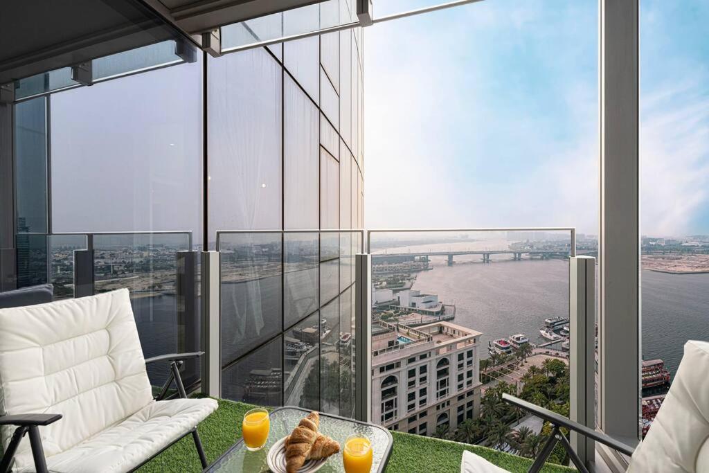 Luxury 1-br Waterfront Living * Dubai
