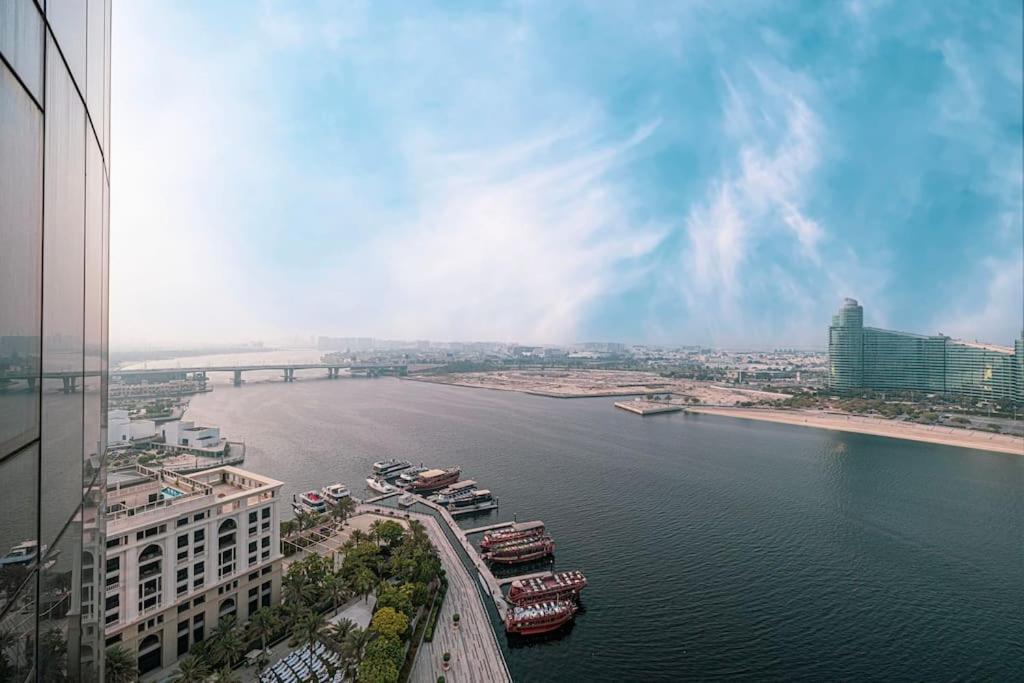 Luxury 1-br Waterfront Living * Dubai
