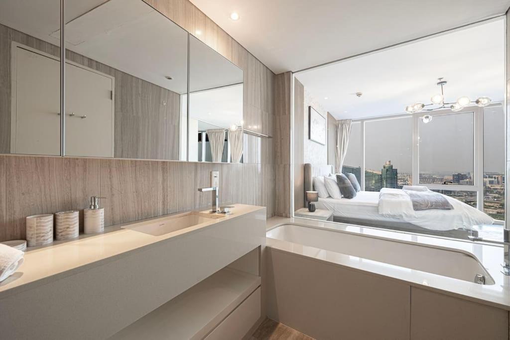 Holiday home Luxury 1-br Waterfront Living *