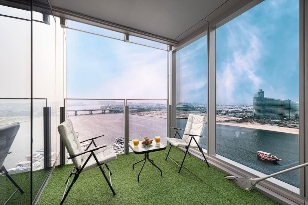 Luxury 1-br Waterfront Living * Dubai