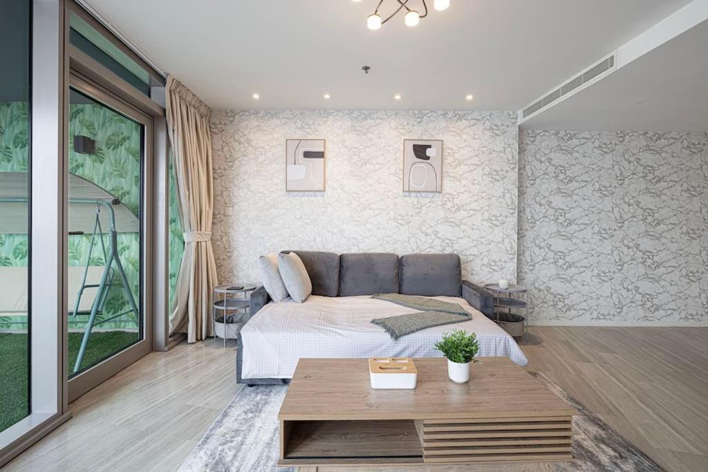 Luxury 1-br Waterfront Living Holiday home Dubai