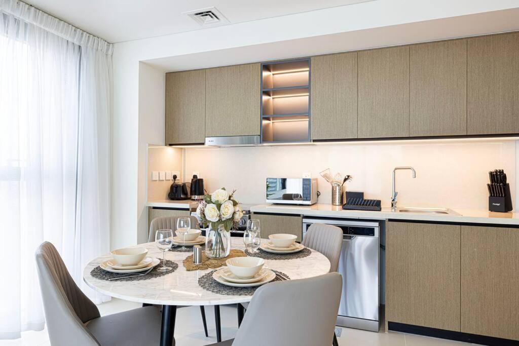 Tick - 2br Burj Khalifa & Fountain Views Burj Crown Apartment *
