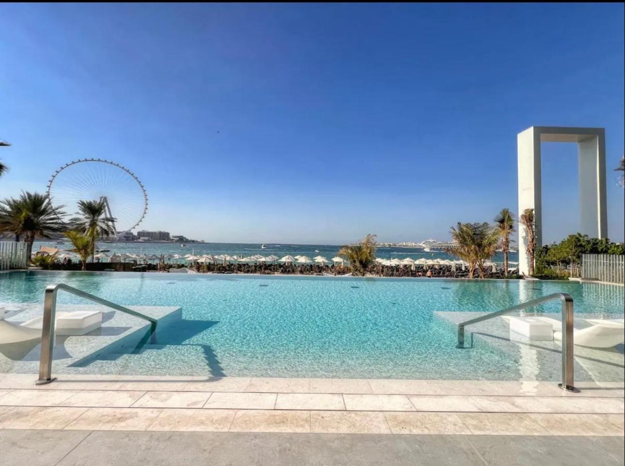 Apartment La Vie Front Jbr By Happy Season