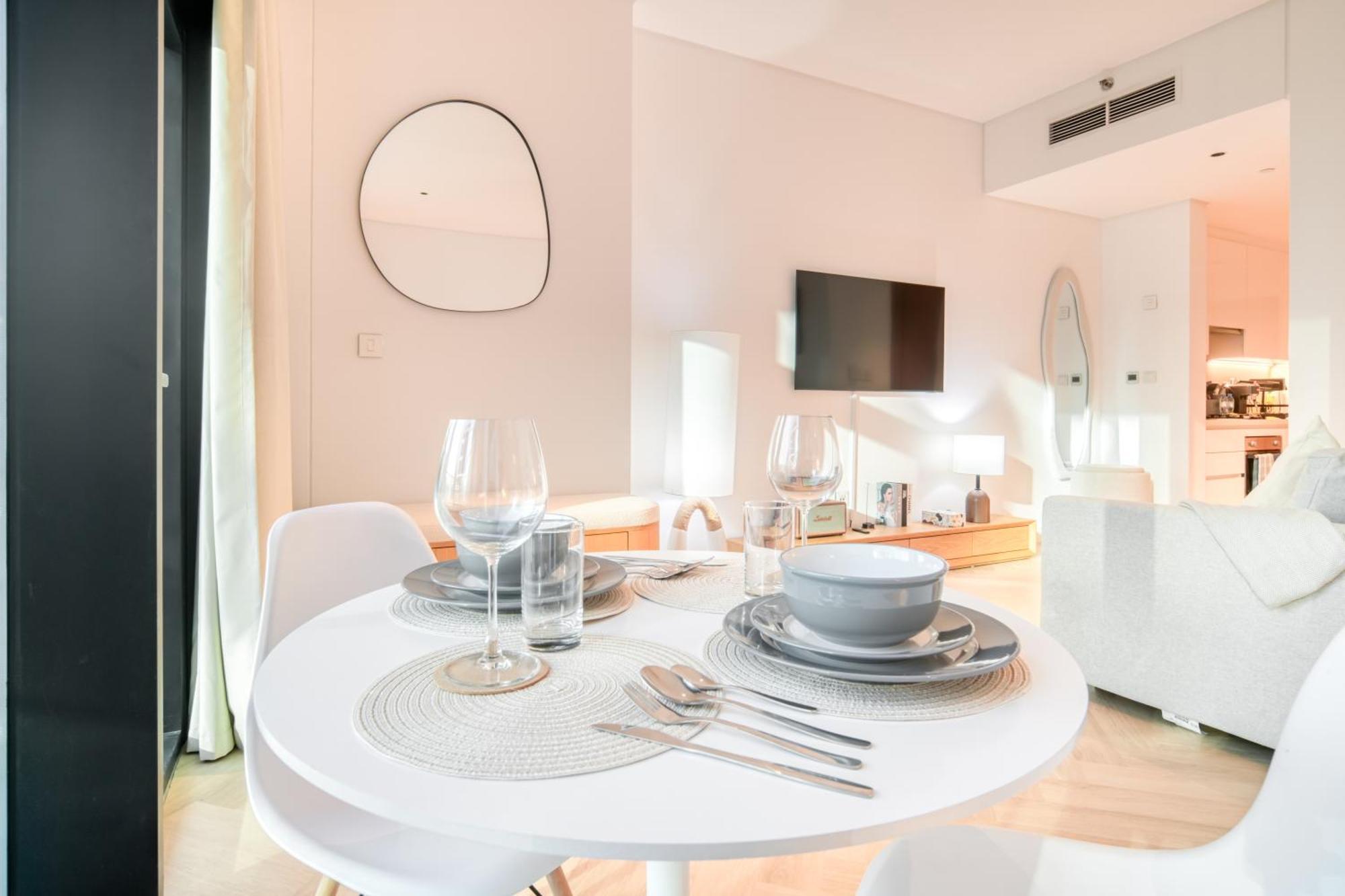 Luxury With Burj Khalifa Or Canal View In Downtown - Marquise Square Tower *
