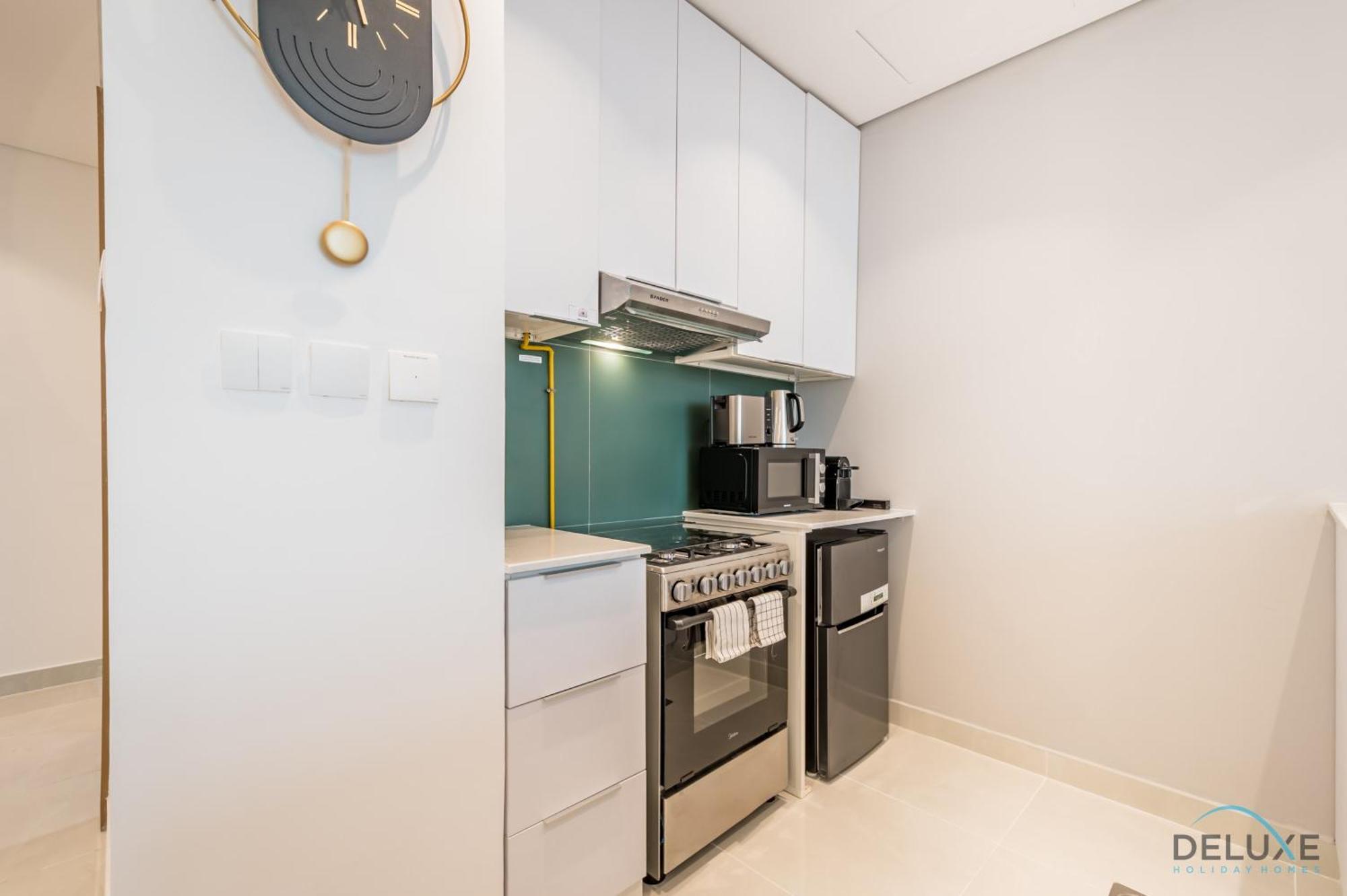 Apartment Stylish In Blue Wave Tower, Dubailand By Deluxe Homes *