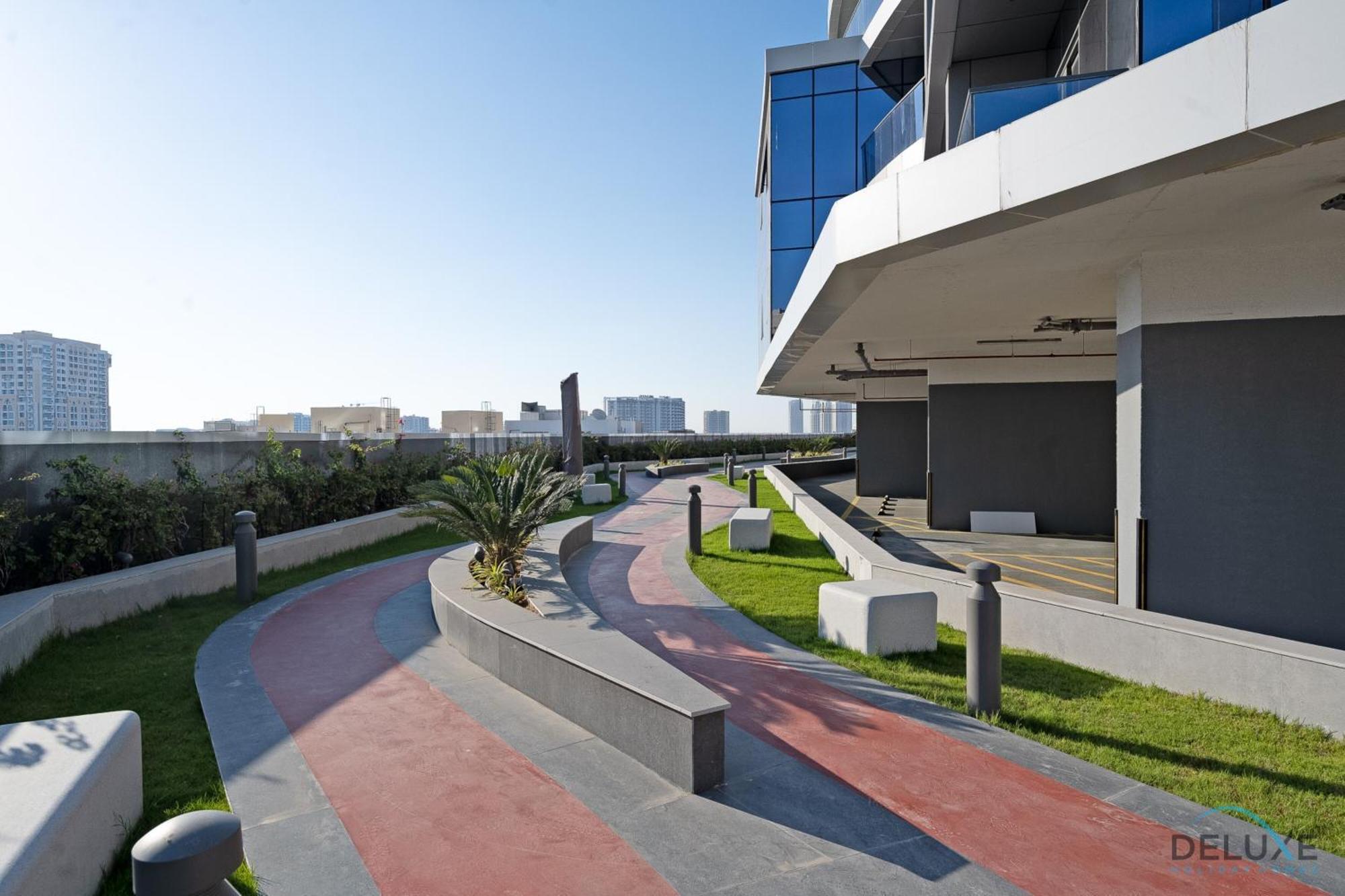 Apartment Stylish In Blue Wave Tower, Dubailand By Deluxe Homes Dubai