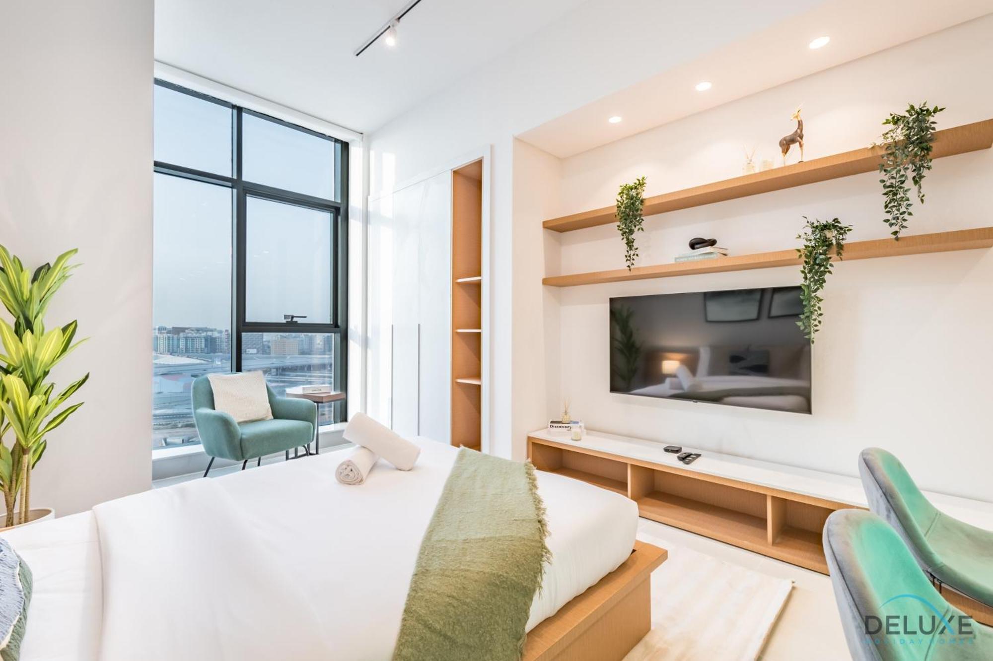 Stylish In Blue Wave Tower, Dubailand By Deluxe Homes Dubai
