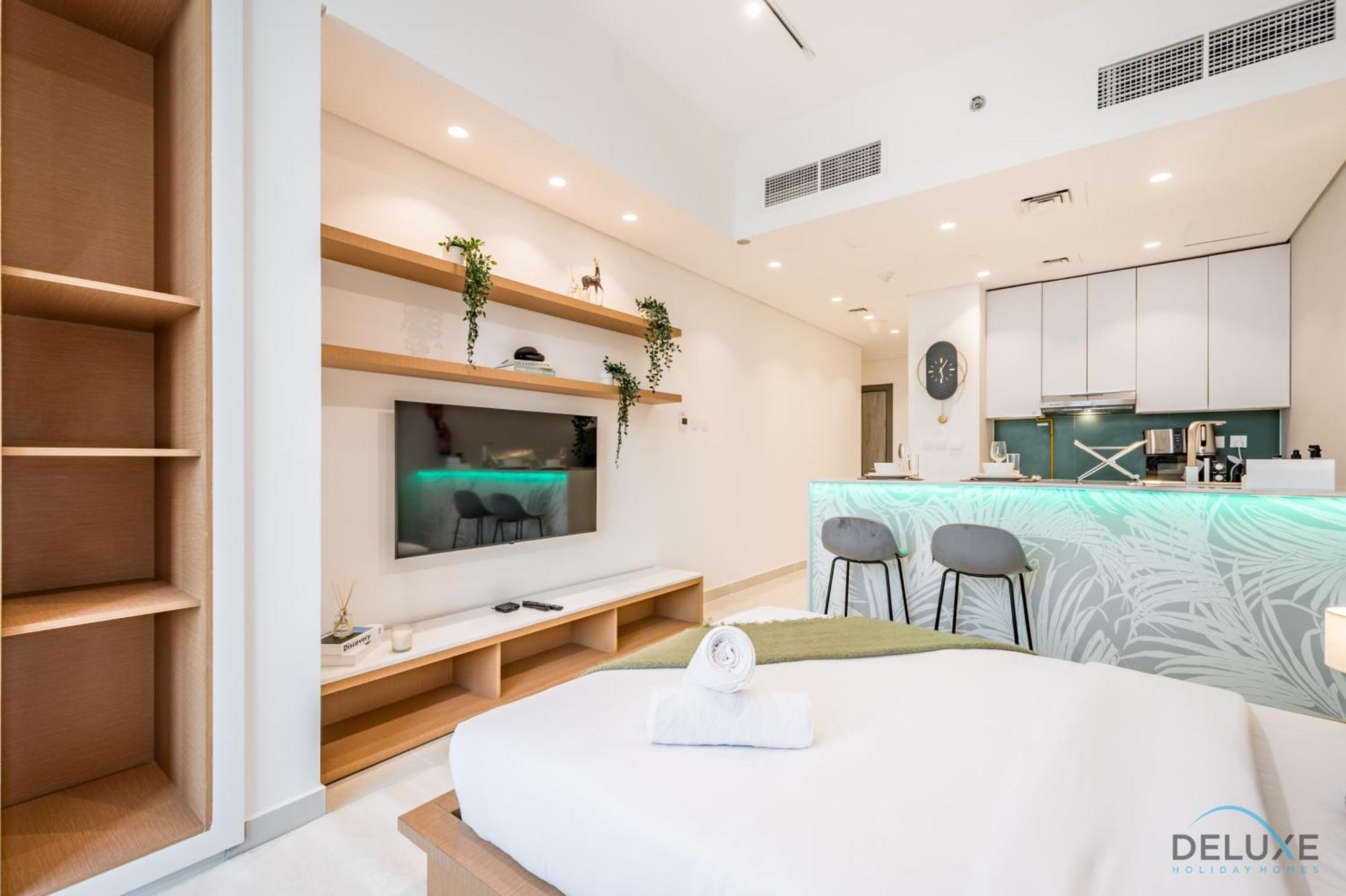 Stylish In Blue Wave Tower, Dubailand By Deluxe Homes Apartment *