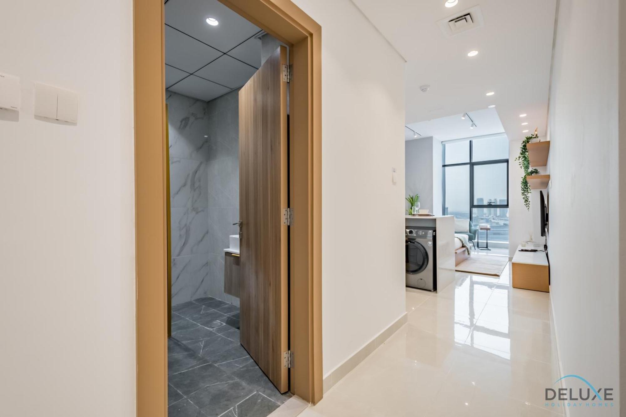Stylish In Blue Wave Tower, Dubailand By Deluxe Homes *