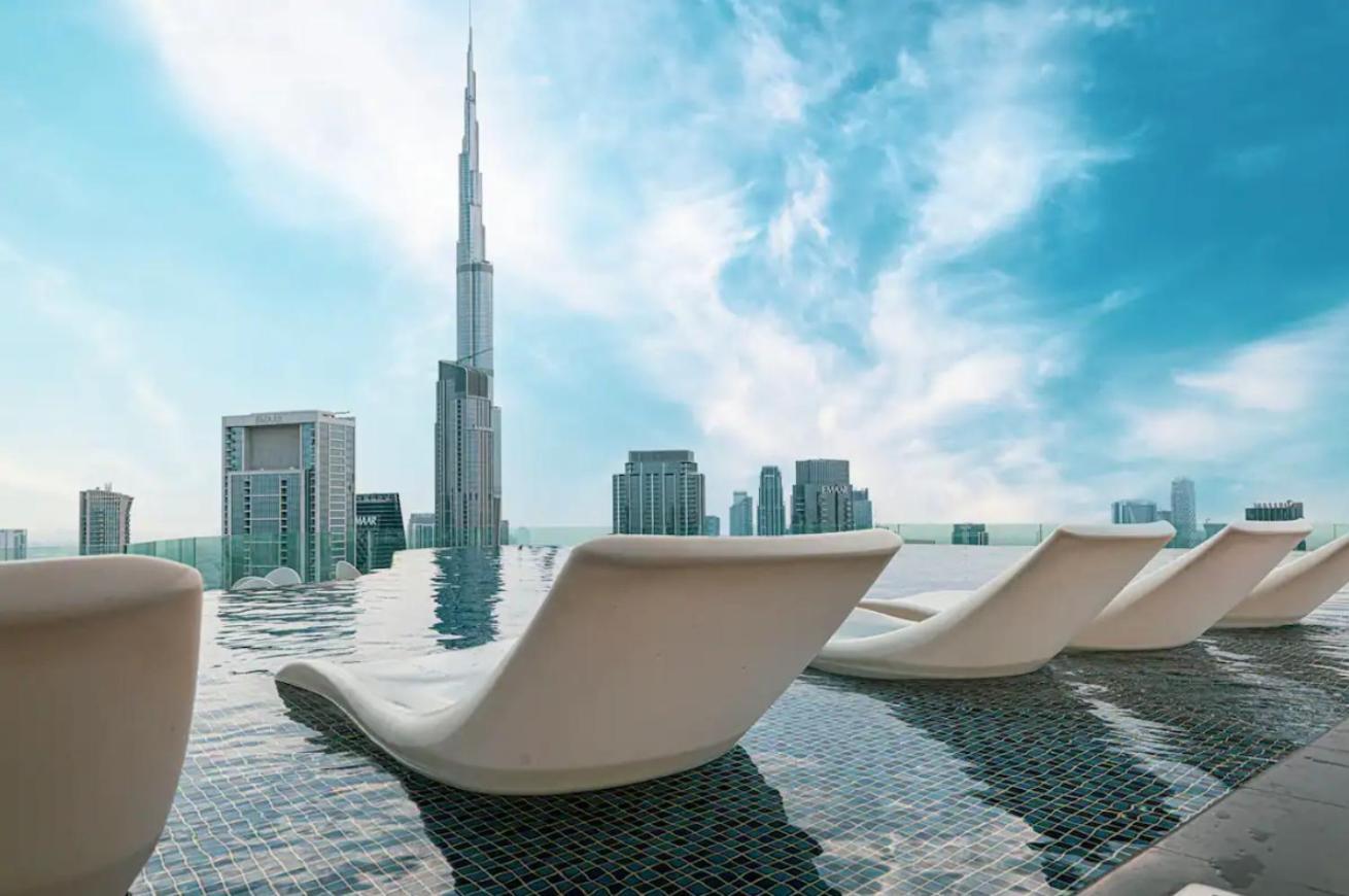 64th Floor Highest Downtown Infinity Pool Burj Khalifa View